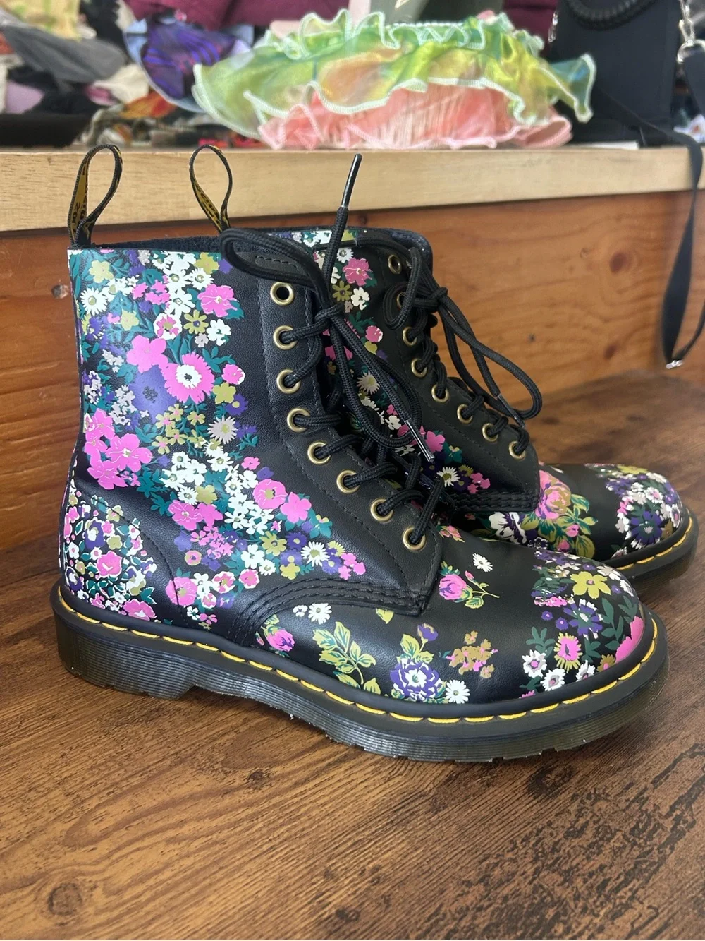 Dr. Marten 1460 “Vintage Floral Leather Lace Up Boots” - Picture 7 of 7